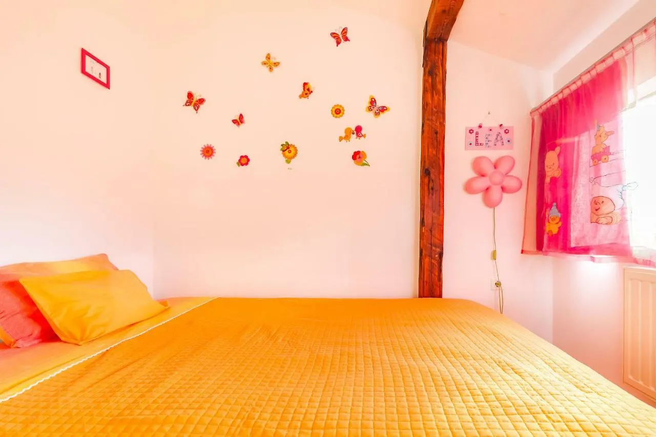 Apartment Lena Rijeka 0*,  Croatia