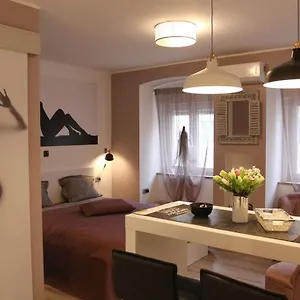 Mala Tajna Apartment